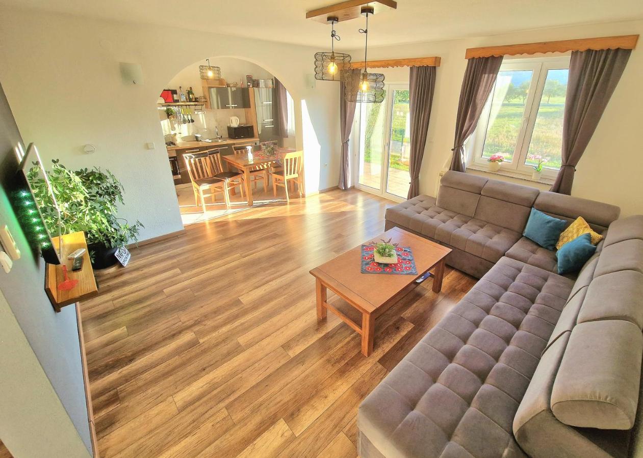 Holiday Home Melani Sinac Экстерьер фото