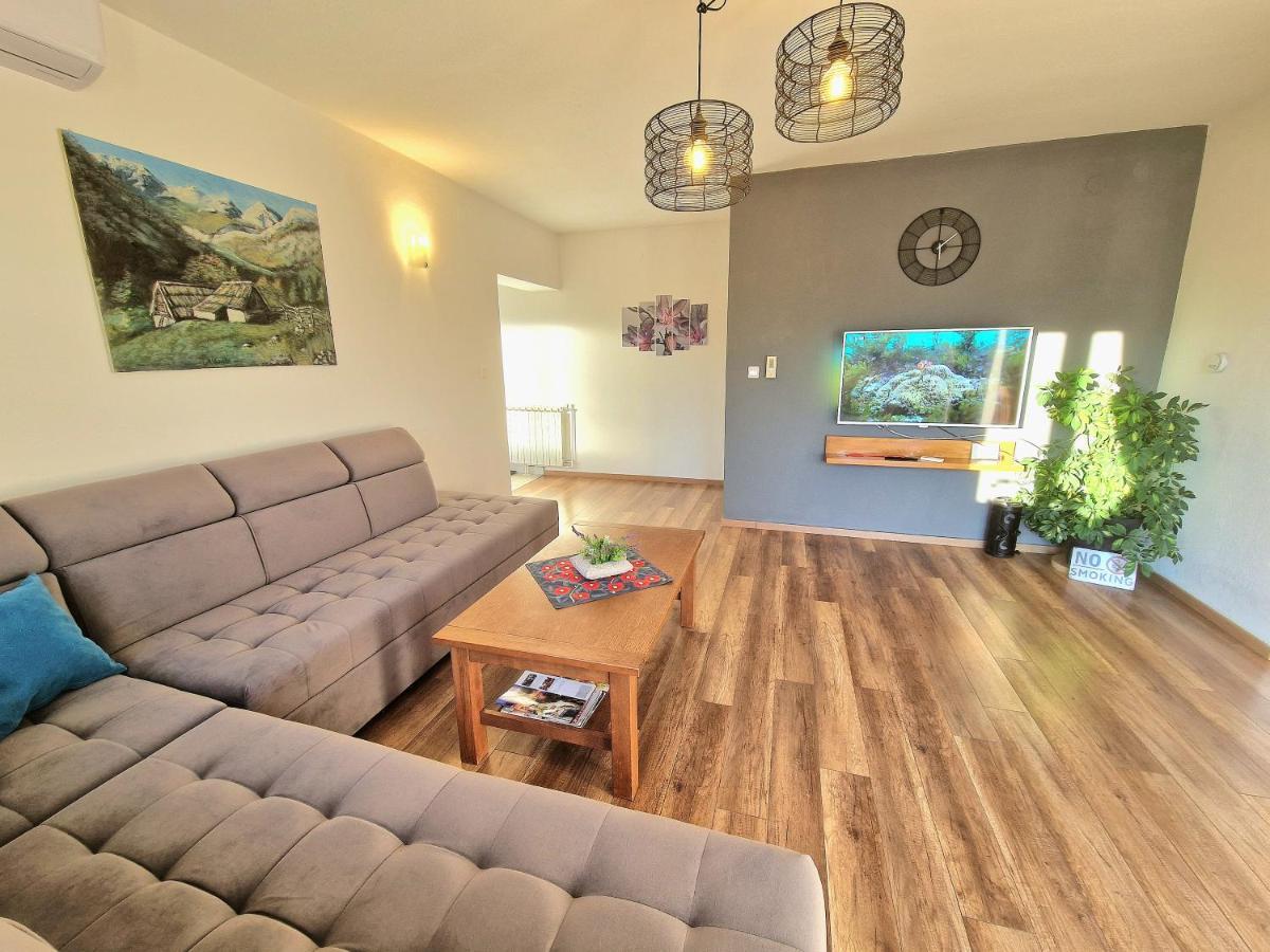Holiday Home Melani Sinac Экстерьер фото